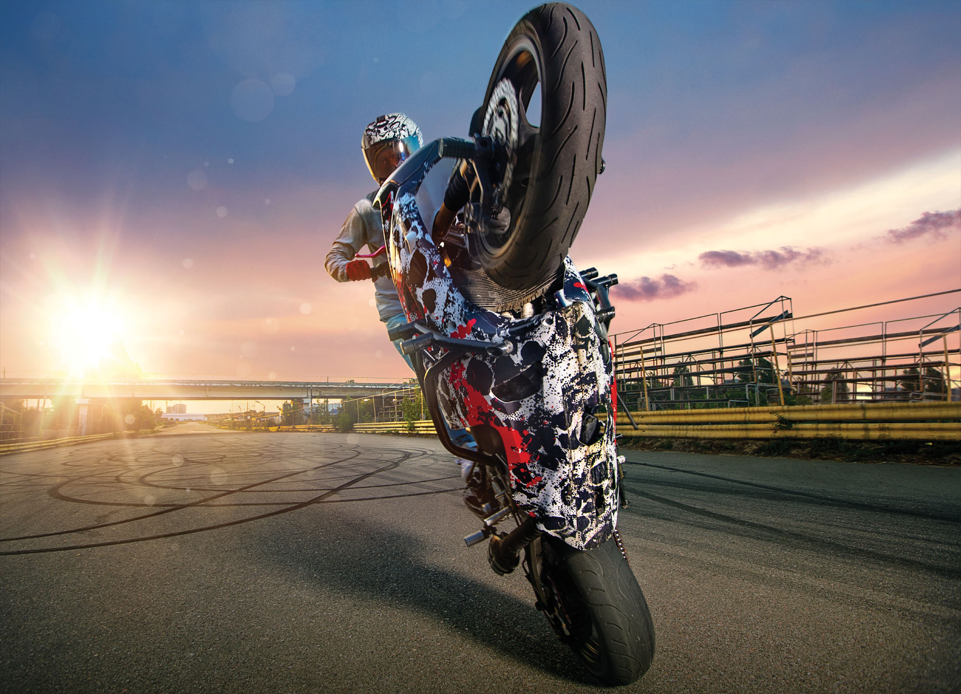 Vliesová tapeta Motorkář