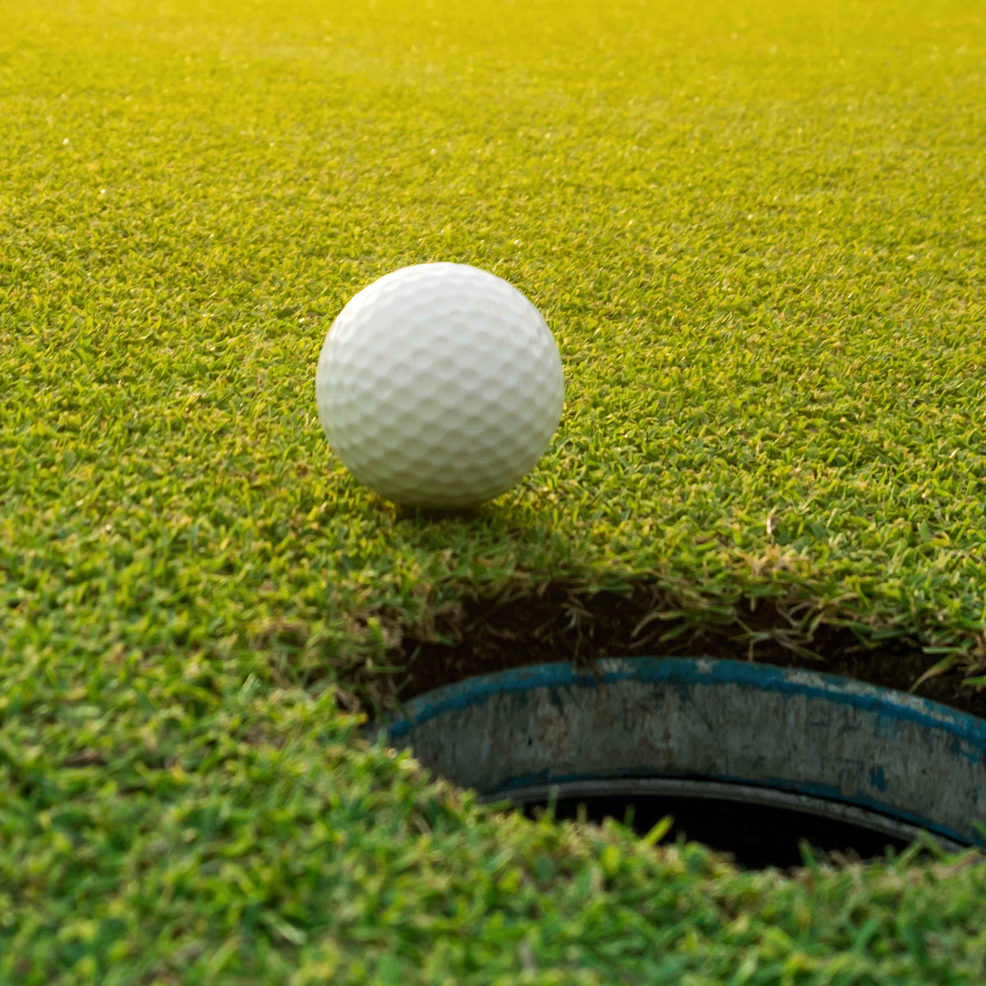 Tapeta Míček v jamce